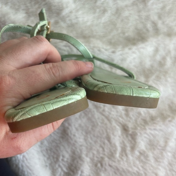 Unisa unaubrey mint green vegan leather reptile sandals - Picture 8 of 8